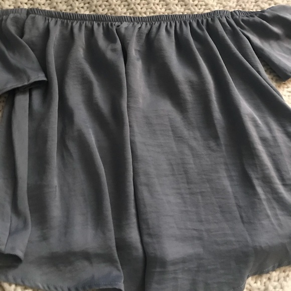 Off the shoulder American Eagle top - Picture 1 of 3